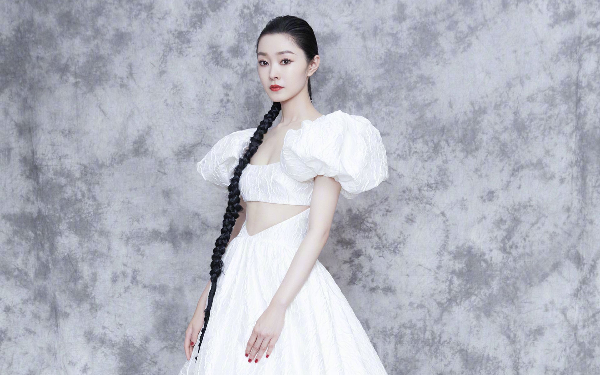 东有字母踏破达拉斯，西有三球照亮夏洛特—现代篮球的双星交响曲