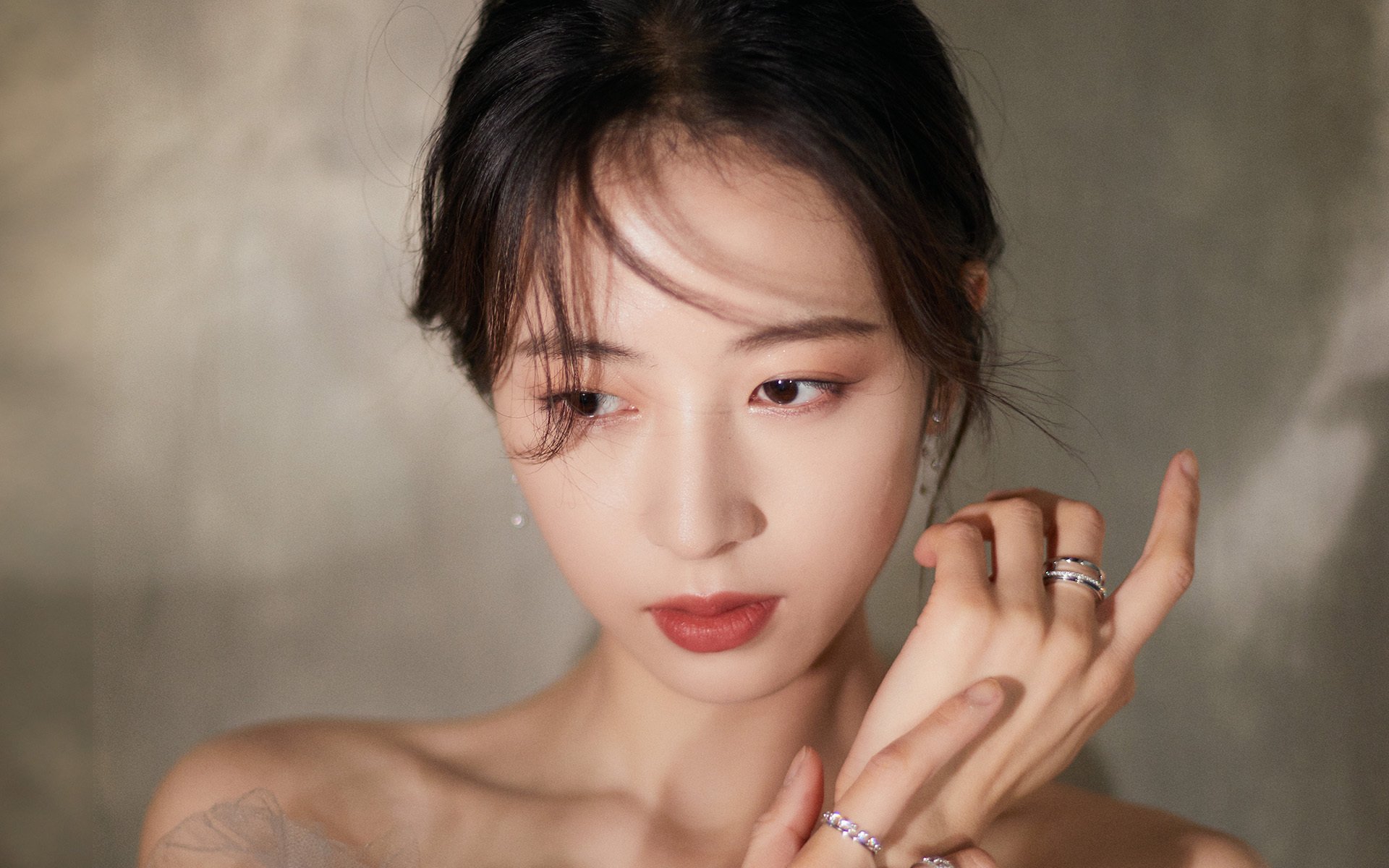 天山风暴席卷伦敦，欧冠淘汰赛上演新疆队提前终结老鹰悬念之战