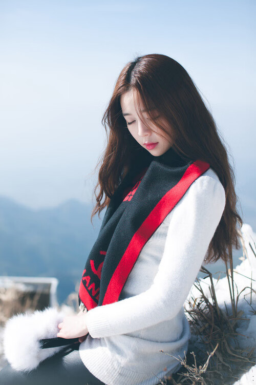 爱游戏体育-基耶萨闪耀全场独造三球，佛罗伦萨友谊赛4-1大胜摩洛哥劲旅