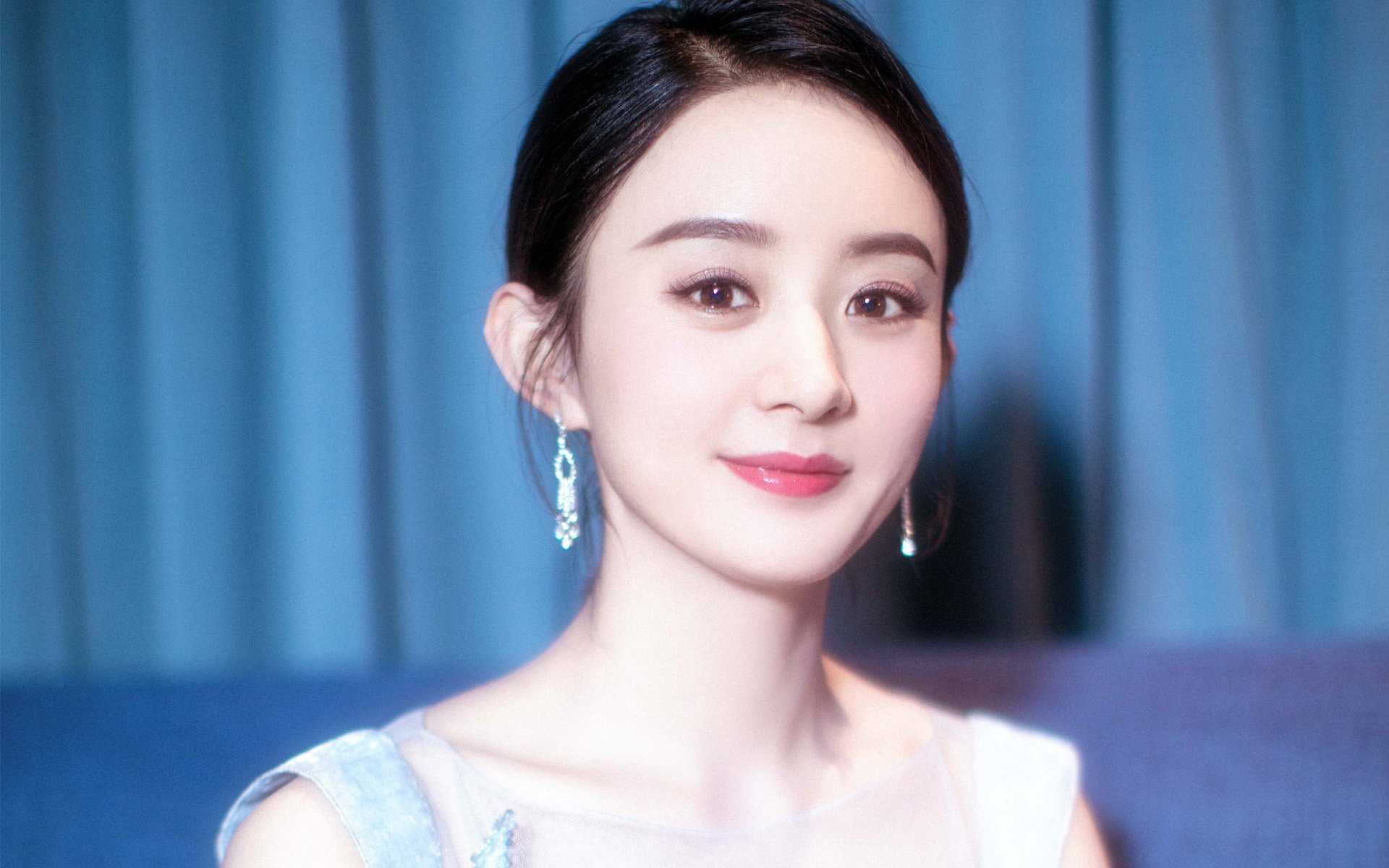 沙漠中的涅槃，2026世界杯揭幕战，当乌兹别克斯坦的蓝白旗帜淹没突尼斯，C罗用最后一滴血写下不朽